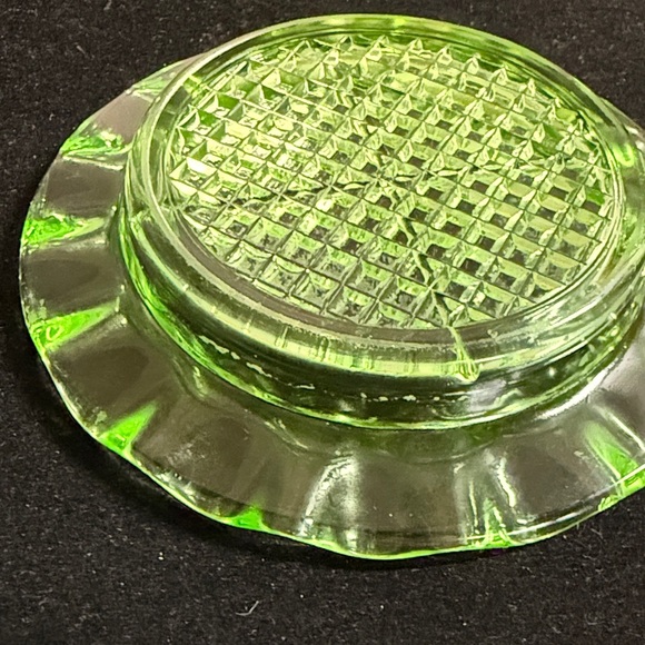 Vintage Uranium Green Glass 4” Coaster /  Condiment Dish - Picture 5 of 7
